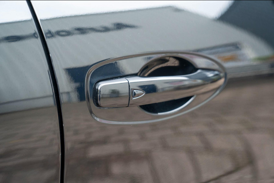 Renault Kadjar 1.3 TCe Black Edition Automaat | Prijs rijklaar incl. 12 mnd garantie | Trekhaak Navi Bose Blindspot Verw stoelen Renault Kadjar 1.3 TCe Black Edition Automaat | Prijs rijklaar incl. 12 mnd garantie | Trekhaak Navi Bose Blindspot Verw stoelen