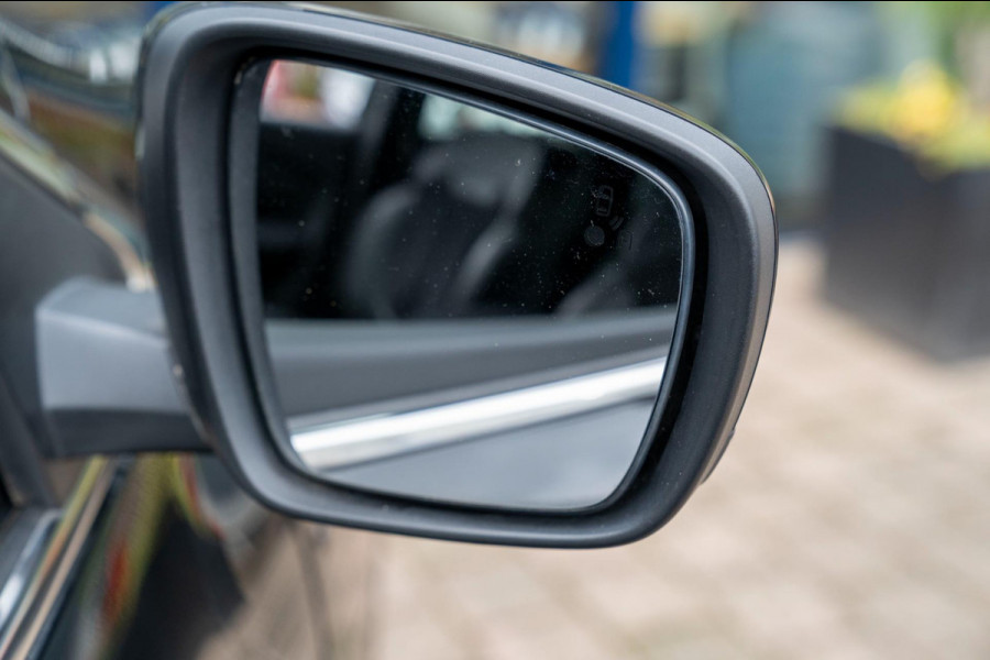 Renault Kadjar 1.3 TCe Black Edition Automaat | Prijs rijklaar incl. 12 mnd garantie | Trekhaak Navi Bose Blindspot Verw stoelen Renault Kadjar 1.3 TCe Black Edition Automaat | Prijs rijklaar incl. 12 mnd garantie | Trekhaak Navi Bose Blindspot Verw stoelen