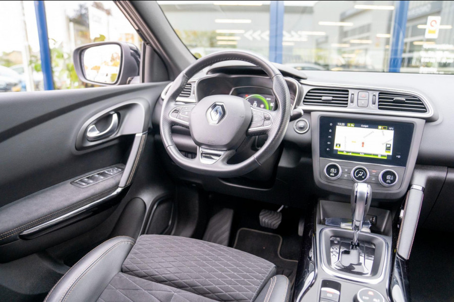Renault Kadjar 1.3 TCe Black Edition Automaat | Prijs rijklaar incl. 12 mnd garantie | Trekhaak Navi Bose Blindspot Verw stoelen Renault Kadjar 1.3 TCe Black Edition Automaat | Prijs rijklaar incl. 12 mnd garantie | Trekhaak Navi Bose Blindspot Verw stoelen