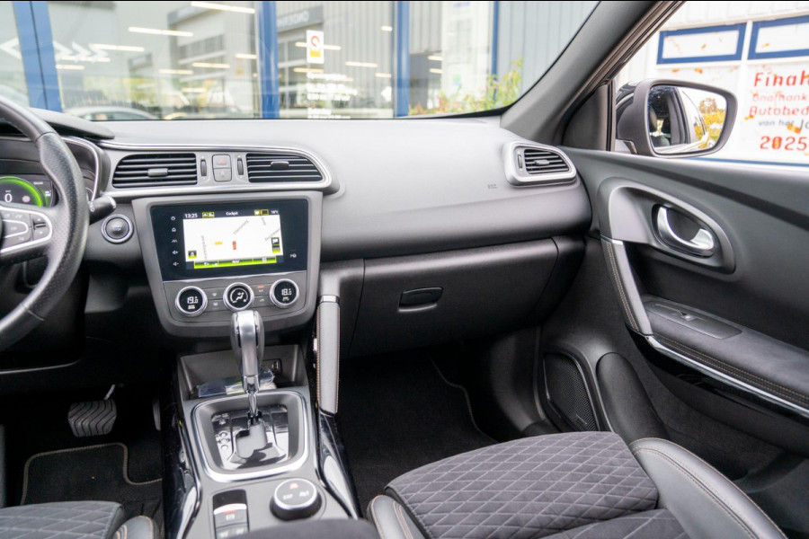 Renault Kadjar 1.3 TCe Black Edition Automaat | Prijs rijklaar incl. 12 mnd garantie | Trekhaak Navi Bose Blindspot Verw stoelen Renault Kadjar 1.3 TCe Black Edition Automaat | Prijs rijklaar incl. 12 mnd garantie | Trekhaak Navi Bose Blindspot Verw stoelen