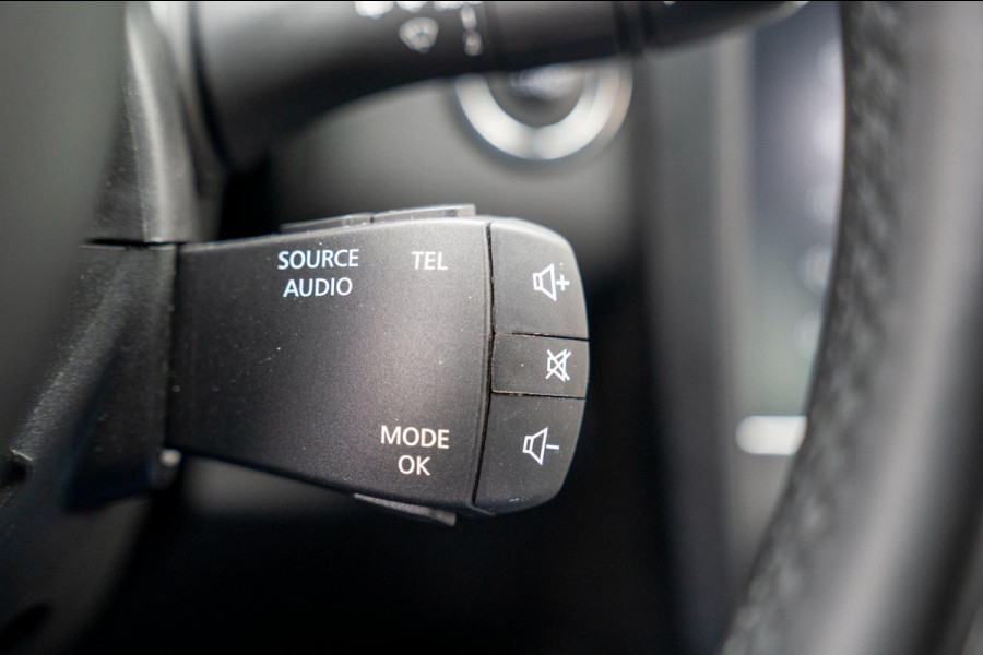 Renault Kadjar 1.3 TCe Black Edition Automaat | Prijs rijklaar incl. 12 mnd garantie | Trekhaak Navi Bose Blindspot Verw stoelen Renault Kadjar 1.3 TCe Black Edition Automaat | Prijs rijklaar incl. 12 mnd garantie | Trekhaak Navi Bose Blindspot Verw stoelen