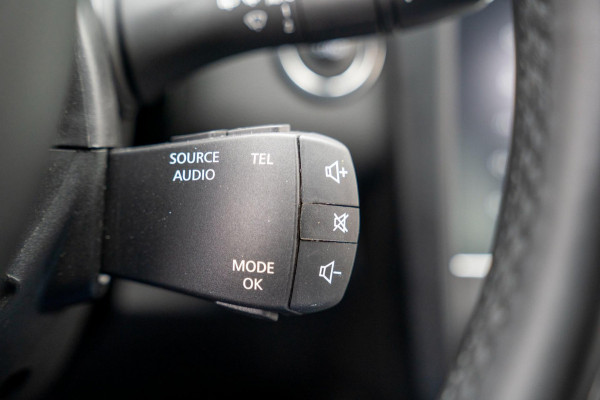 Renault Kadjar 1.3 TCe Black Edition Automaat | Prijs rijklaar incl. 12 mnd garantie | Trekhaak Navi Bose Blindspot Verw stoelen Renault Kadjar 1.3 TCe Black Edition Automaat | Prijs rijklaar incl. 12 mnd garantie | Trekhaak Navi Bose Blindspot Verw stoelen