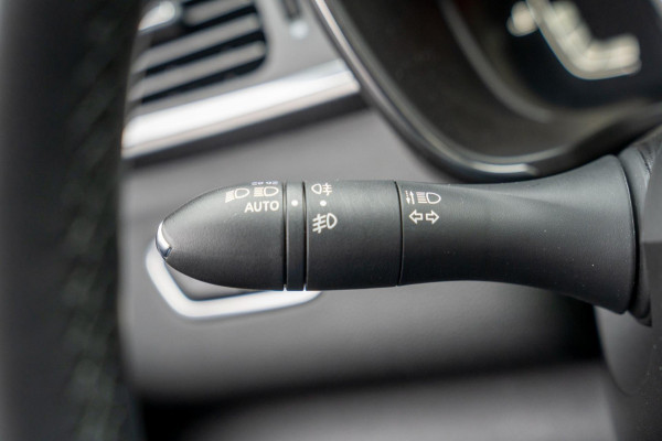 Renault Kadjar 1.3 TCe Black Edition Automaat | Prijs rijklaar incl. 12 mnd garantie | Trekhaak Navi Bose Blindspot Verw stoelen Renault Kadjar 1.3 TCe Black Edition Automaat | Prijs rijklaar incl. 12 mnd garantie | Trekhaak Navi Bose Blindspot Verw stoelen