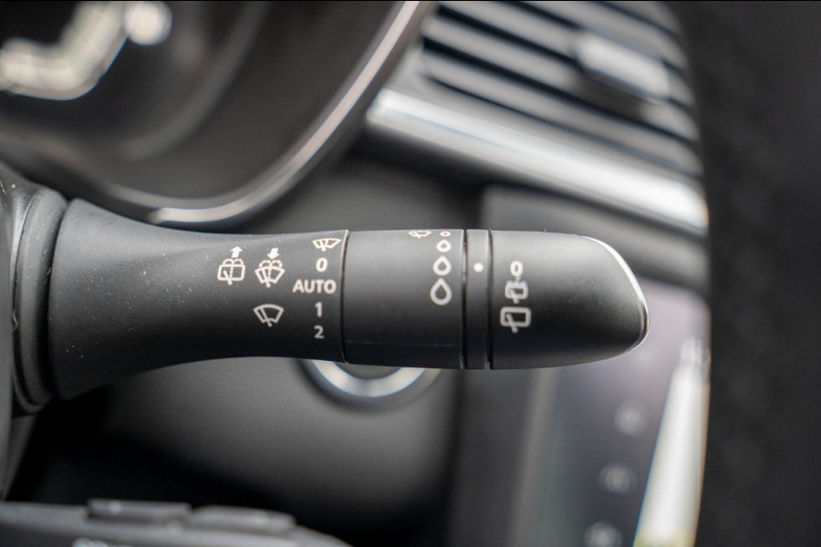 Renault Kadjar 1.3 TCe Black Edition Automaat | Prijs rijklaar incl. 12 mnd garantie | Trekhaak Navi Bose Blindspot Verw stoelen Renault Kadjar 1.3 TCe Black Edition Automaat | Prijs rijklaar incl. 12 mnd garantie | Trekhaak Navi Bose Blindspot Verw stoelen