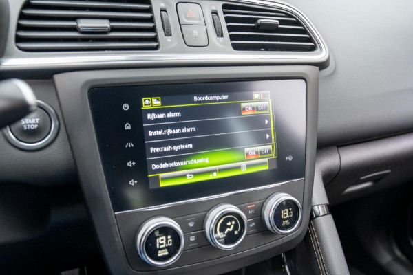 Renault Kadjar 1.3 TCe Black Edition Automaat | Prijs rijklaar incl. 12 mnd garantie | Trekhaak Navi Bose Blindspot Verw stoelen Renault Kadjar 1.3 TCe Black Edition Automaat | Prijs rijklaar incl. 12 mnd garantie | Trekhaak Navi Bose Blindspot Verw stoelen