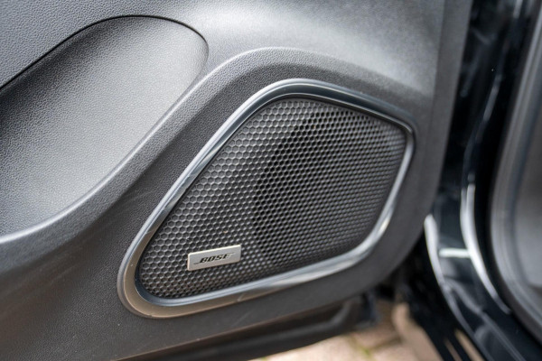 Renault Kadjar 1.3 TCe Black Edition Automaat | Prijs rijklaar incl. 12 mnd garantie | Trekhaak Navi Bose Blindspot Verw stoelen Renault Kadjar 1.3 TCe Black Edition Automaat | Prijs rijklaar incl. 12 mnd garantie | Trekhaak Navi Bose Blindspot Verw stoelen