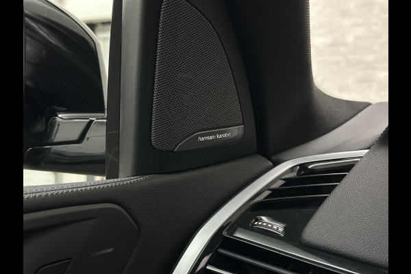 BMW X5 xDrive45e M-Sport | Panorama | 360 Camera | 96% SOH | ACC | Leder Indiv. | Laser-LED | Harman-Kardon | Rij-Assistent Pro | Memory | Head-Up | Trekhaak | 4-Zone Clima | Beker Koeling & Verwarming | Stuurverwarming | Comfortstoelen | Keyless-Entry | M-Gordels | Sfeerverlichting | Carplay |