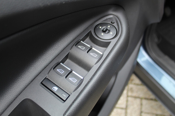 Ford Kuga 1.5 120 pk EcoBoost Trend Ultimate 1800kg Trekgewicht, Trekhaak, Lm velgen, Navigatie