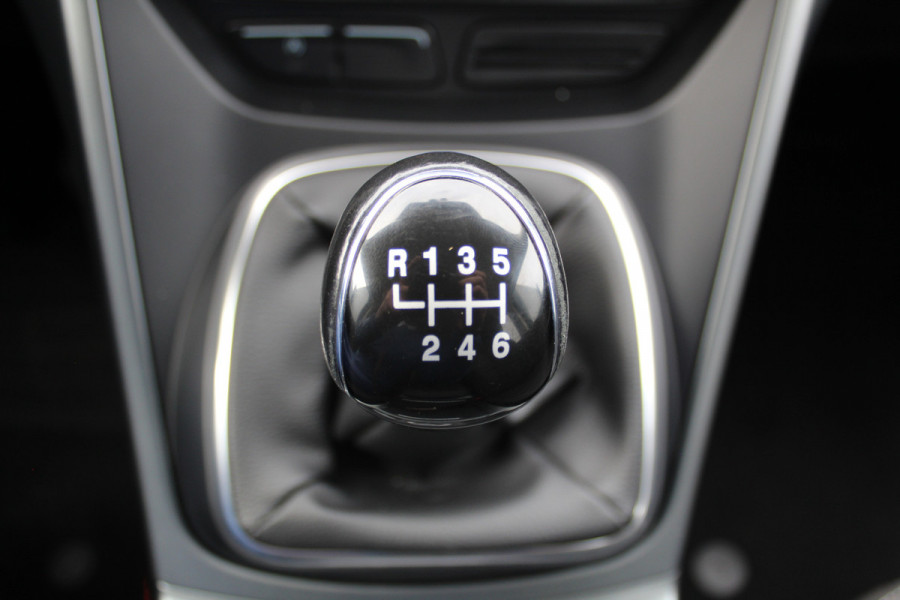 Ford Kuga 1.5 120 pk EcoBoost Trend Ultimate 1800kg Trekgewicht, Trekhaak, Lm velgen, Navigatie