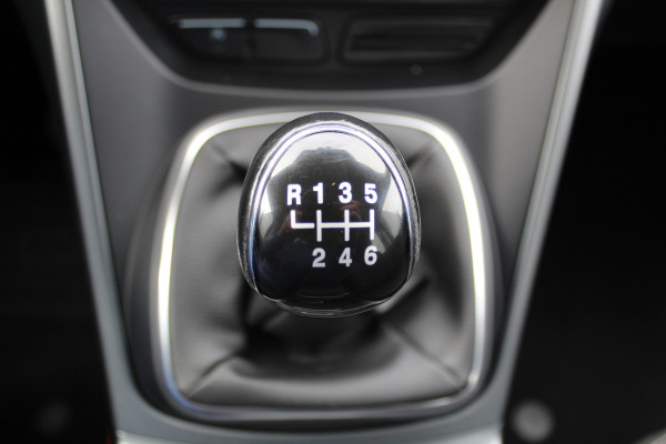 Ford Kuga 1.5 120 pk EcoBoost Trend Ultimate 1800kg Trekgewicht, Trekhaak, Lm velgen, Navigatie