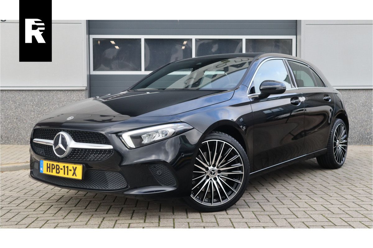 Mercedes-Benz A-Klasse 250 e Luxury / SOH 93% / 19inch / Sfeer verlichting / Widescreen / Camera / Carplay / Mercedes-Benz A-Klasse 250 e Luxury / SOH 93% / 19inch / Sfeer verlichting / Widescreen / Camera / Carplay /