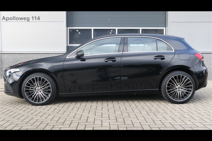 Mercedes-Benz A-Klasse 250 e Luxury / SOH 93% / 19inch / Sfeer verlichting / Widescreen / Camera / Carplay / Mercedes-Benz A-Klasse 250 e Luxury / SOH 93% / 19inch / Sfeer verlichting / Widescreen / Camera / Carplay /