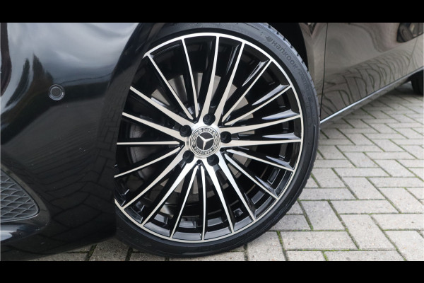 Mercedes-Benz A-Klasse 250 e Luxury / SOH 93% / 19inch / Sfeer verlichting / Widescreen / Camera / Carplay / Mercedes-Benz A-Klasse 250 e Luxury / SOH 93% / 19inch / Sfeer verlichting / Widescreen / Camera / Carplay /