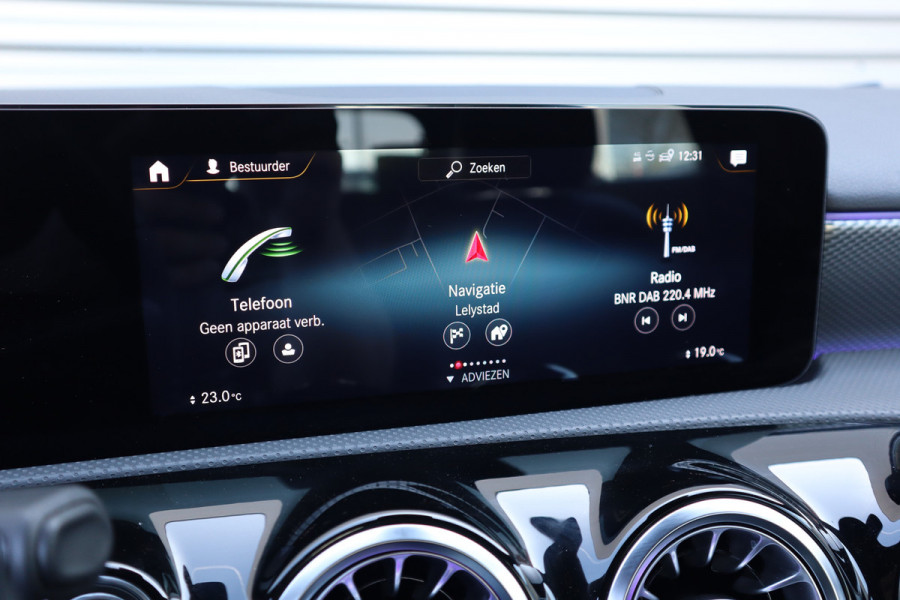 Mercedes-Benz A-Klasse 250 e Luxury / SOH 93% / 19inch / Sfeer verlichting / Widescreen / Camera / Carplay / Mercedes-Benz A-Klasse 250 e Luxury / SOH 93% / 19inch / Sfeer verlichting / Widescreen / Camera / Carplay /