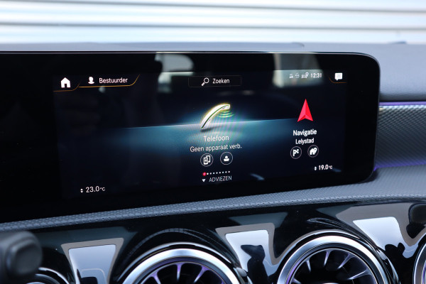 Mercedes-Benz A-Klasse 250 e Luxury / SOH 93% / 19inch / Sfeer verlichting / Widescreen / Camera / Carplay / Mercedes-Benz A-Klasse 250 e Luxury / SOH 93% / 19inch / Sfeer verlichting / Widescreen / Camera / Carplay /