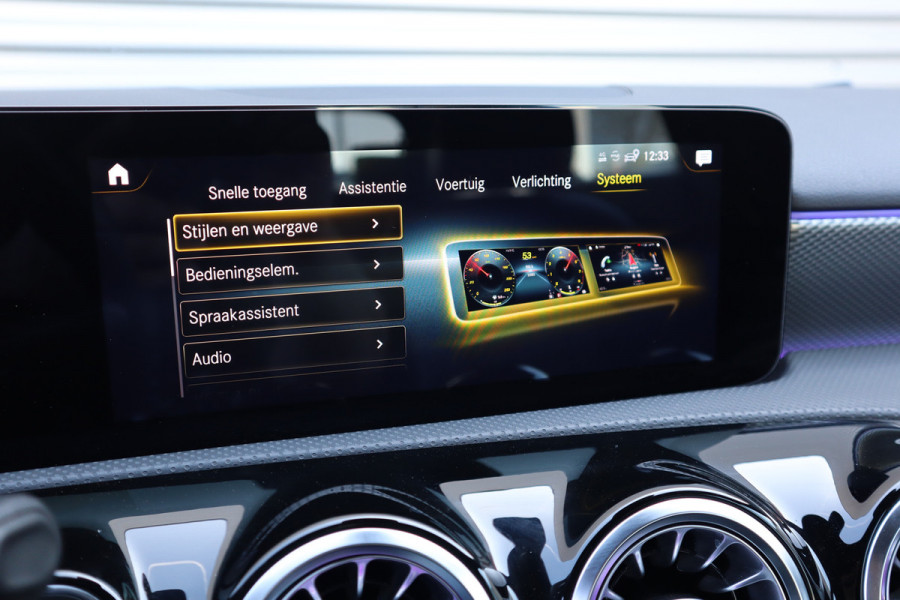 Mercedes-Benz A-Klasse 250 e Luxury / SOH 93% / 19inch / Sfeer verlichting / Widescreen / Camera / Carplay / Mercedes-Benz A-Klasse 250 e Luxury / SOH 93% / 19inch / Sfeer verlichting / Widescreen / Camera / Carplay /