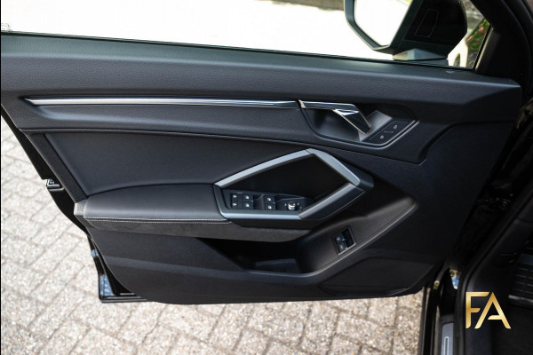 Audi Q3 Sportback 45 TFSI e S Line Edition One 20Inch|Leder|MatrixLED|Ambianceverlichting|Fullblack