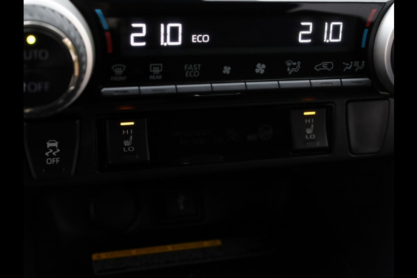 Toyota RAV4 2.5 Hybrid AWD Dynamic | Dodehoek | Digitale binnenspiegel