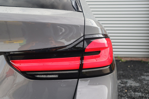 BMW 5 Serie Touring 530i High Executive M-Sport 20inch / Bernina Grau / Pano / Camera / Laser BMW 5 Serie Touring 530i High Executive M-Sport 20inch / Bernina Grau / Pano / Camera / Laser