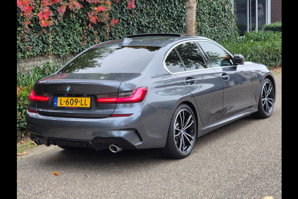 BMW 3-serie G20 330i M Edition Plus ACTIE 12mnd GARANTIE Android CarPlay Pano M Stoel HUD Camera NAP 1e EIG Laser Spoiler M Remmen