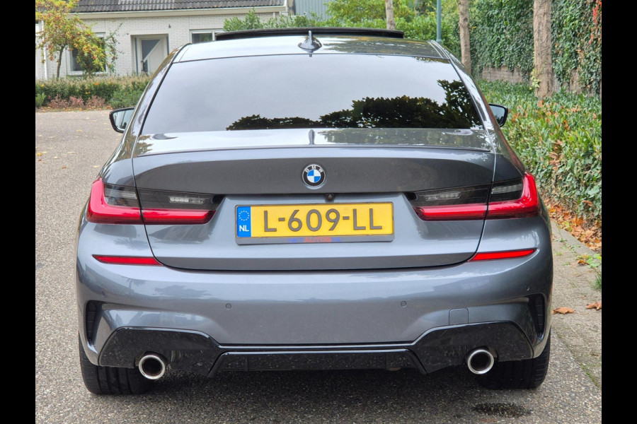 BMW 3-serie G20 330i M Edition Plus ACTIE 12mnd GARANTIE Android CarPlay Pano M Stoel HUD Camera NAP 1e EIG Laser Spoiler M Remmen