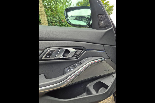 BMW 3-serie G20 330i M Edition Plus ACTIE 12mnd GARANTIE Android CarPlay Pano M Stoel HUD Camera NAP 1e EIG Laser Spoiler M Remmen