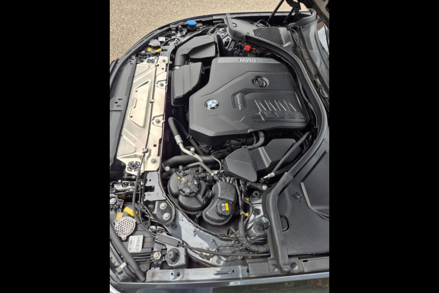 BMW 3-serie G20 330i M Edition Plus ACTIE 12mnd GARANTIE Android CarPlay Pano M Stoel HUD Camera NAP 1e EIG Laser Spoiler M Remmen