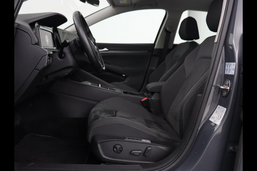 Volkswagen Golf 1.4 eHybrid Style | Trekhaak | Stoelverwarming | Massage | Carplay | Memory | Navigatie | Adaptive cruise | Full LED | Parkeerhulp | Sfeerverlichting | PHEV | Plug In
