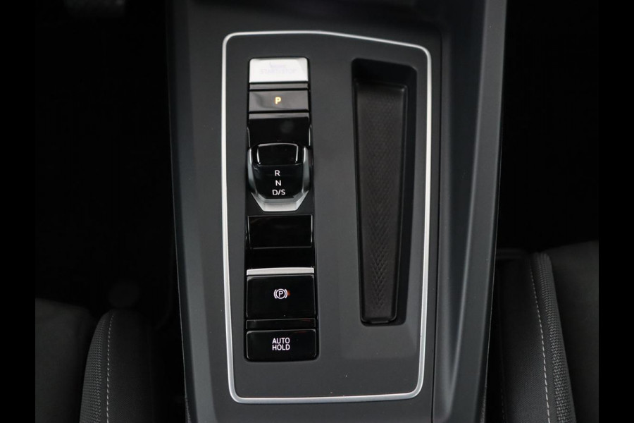 Volkswagen Golf 1.4 eHybrid Style | Trekhaak | Stoelverwarming | Massage | Carplay | Memory | Navigatie | Adaptive cruise | Full LED | Parkeerhulp | Sfeerverlichting | PHEV | Plug In