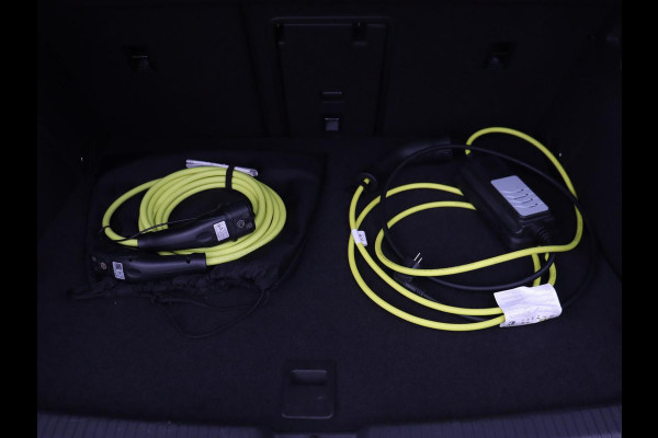 Volkswagen Golf 1.4 eHybrid Style | Trekhaak | Stoelverwarming | Massage | Carplay | Memory | Navigatie | Adaptive cruise | Full LED | Parkeerhulp | Sfeerverlichting | PHEV | Plug In