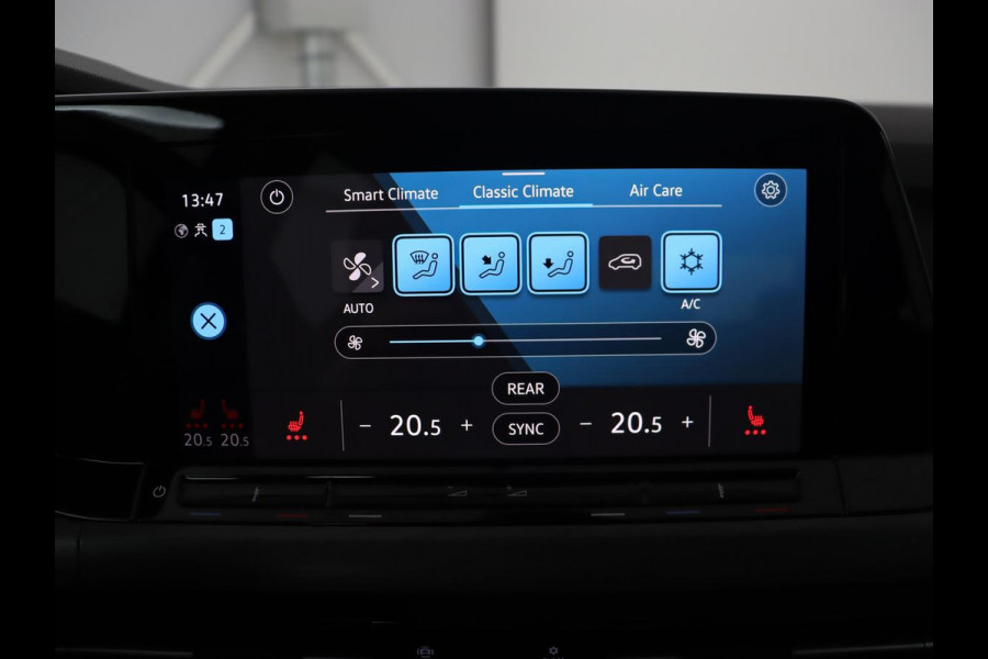 Volkswagen Golf 1.4 eHybrid Style | Trekhaak | Stoelverwarming | Massage | Carplay | Memory | Navigatie | Adaptive cruise | Full LED | Parkeerhulp | Sfeerverlichting | PHEV | Plug In