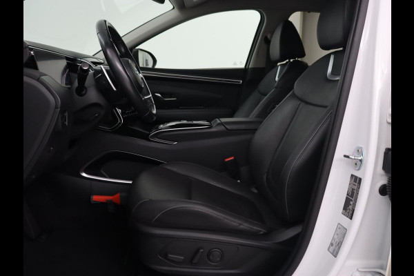 Hyundai Tucson 1.6 T-GDI PHEV Premium 4WD | Trekhaak | Stoelventilatie | 360 Camera | Leder | Carplay | Memory | Achterbankverwarming | Navigatie | Stuurverwarming | Full LED | Keyless | Plug In Hyundai Tucson 1.6 T-GDI PHEV Premium 4WD | Trekhaak | Stoelventilatie | 360 Camera | Leder | Carplay | Memory | Achterbankverwarming | Navigatie | Stuurverwarming | Full LED | Keyless | Plug In