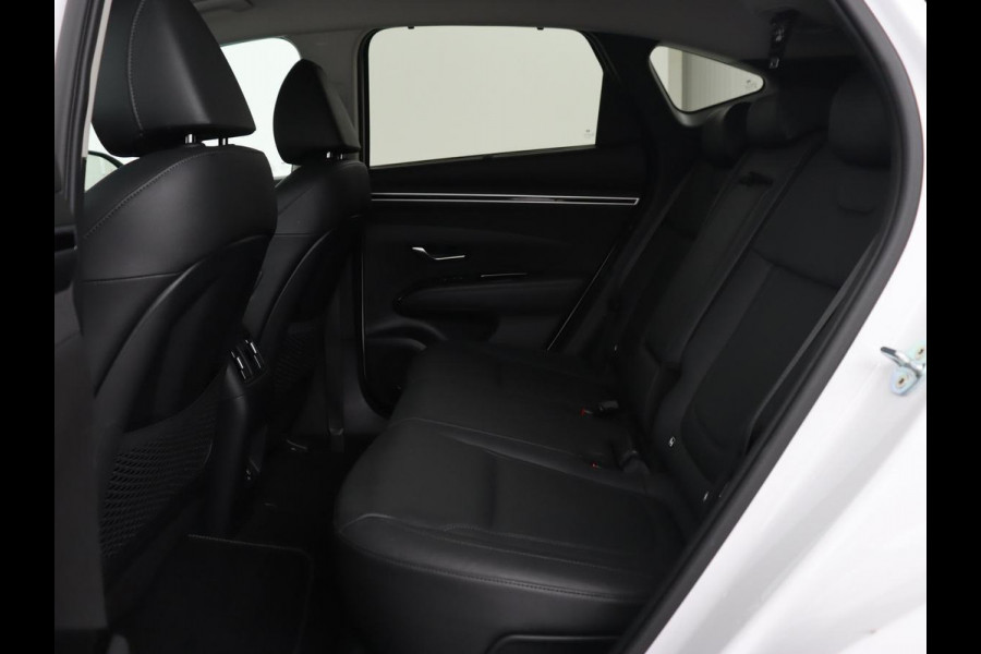 Hyundai Tucson 1.6 T-GDI PHEV Premium 4WD | Trekhaak | Stoelventilatie | 360 Camera | Leder | Carplay | Memory | Achterbankverwarming | Navigatie | Stuurverwarming | Full LED | Keyless | Plug In Hyundai Tucson 1.6 T-GDI PHEV Premium 4WD | Trekhaak | Stoelventilatie | 360 Camera | Leder | Carplay | Memory | Achterbankverwarming | Navigatie | Stuurverwarming | Full LED | Keyless | Plug In