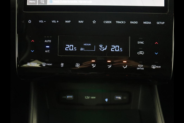 Hyundai Tucson 1.6 T-GDI PHEV Premium 4WD | Trekhaak | Stoelventilatie | 360 Camera | Leder | Carplay | Memory | Achterbankverwarming | Navigatie | Stuurverwarming | Full LED | Keyless | Plug In Hyundai Tucson 1.6 T-GDI PHEV Premium 4WD | Trekhaak | Stoelventilatie | 360 Camera | Leder | Carplay | Memory | Achterbankverwarming | Navigatie | Stuurverwarming | Full LED | Keyless | Plug In