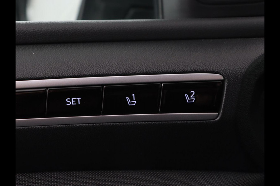 Hyundai Tucson 1.6 T-GDI PHEV Premium 4WD | Trekhaak | Stoelventilatie | 360 Camera | Leder | Carplay | Memory | Achterbankverwarming | Navigatie | Stuurverwarming | Full LED | Keyless | Plug In Hyundai Tucson 1.6 T-GDI PHEV Premium 4WD | Trekhaak | Stoelventilatie | 360 Camera | Leder | Carplay | Memory | Achterbankverwarming | Navigatie | Stuurverwarming | Full LED | Keyless | Plug In