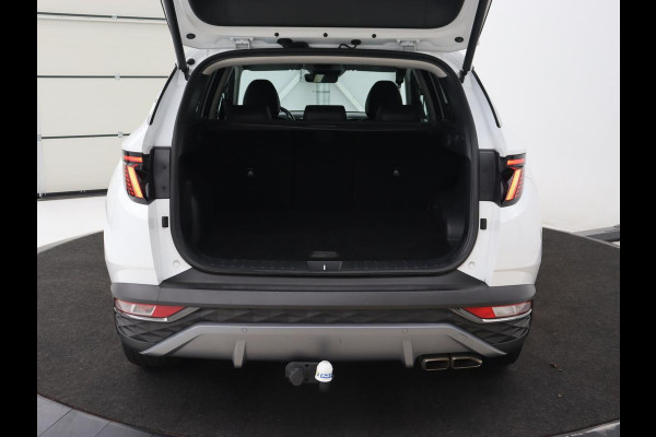 Hyundai Tucson 1.6 T-GDI PHEV Premium 4WD | Trekhaak | Stoelventilatie | 360 Camera | Leder | Carplay | Memory | Achterbankverwarming | Navigatie | Stuurverwarming | Full LED | Keyless | Plug In Hyundai Tucson 1.6 T-GDI PHEV Premium 4WD | Trekhaak | Stoelventilatie | 360 Camera | Leder | Carplay | Memory | Achterbankverwarming | Navigatie | Stuurverwarming | Full LED | Keyless | Plug In