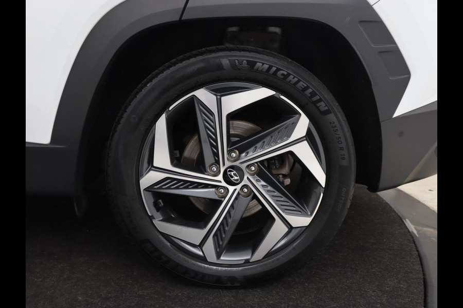 Hyundai Tucson 1.6 T-GDI PHEV Premium 4WD | Trekhaak | Stoelventilatie | 360 Camera | Leder | Carplay | Memory | Achterbankverwarming | Navigatie | Stuurverwarming | Full LED | Keyless | Plug In Hyundai Tucson 1.6 T-GDI PHEV Premium 4WD | Trekhaak | Stoelventilatie | 360 Camera | Leder | Carplay | Memory | Achterbankverwarming | Navigatie | Stuurverwarming | Full LED | Keyless | Plug In