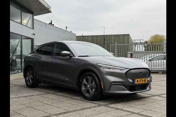 Ford Mustang Mach-E RWD 75 kWh | Trekhaak | Navi | Camera | B&O Sound | Ford Mustang Mach-E RWD 75 kWh | Trekhaak | Navi | Camera | B&O Sound |