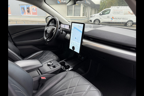 Ford Mustang Mach-E RWD 75 kWh | Trekhaak | Navi | Camera | B&O Sound | Ford Mustang Mach-E RWD 75 kWh | Trekhaak | Navi | Camera | B&O Sound |