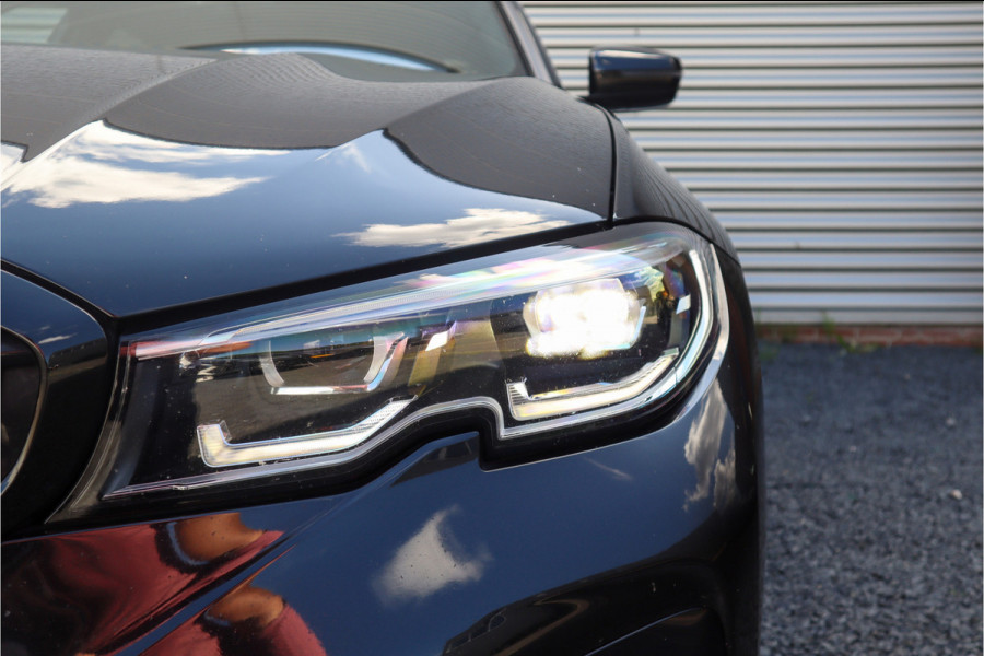 BMW 3-serie M-Sport 19inch / SOH91% / Glazen dak / HiFi / 50 Jahre / Camera / M Performance