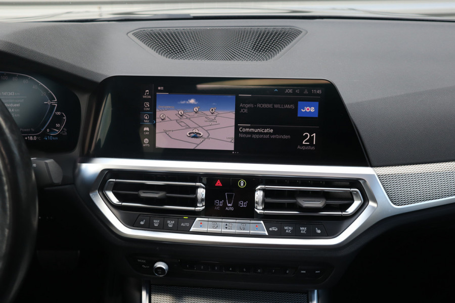 BMW 3-serie M-Sport 19inch / SOH91% / Glazen dak / HiFi / 50 Jahre / Camera / M Performance