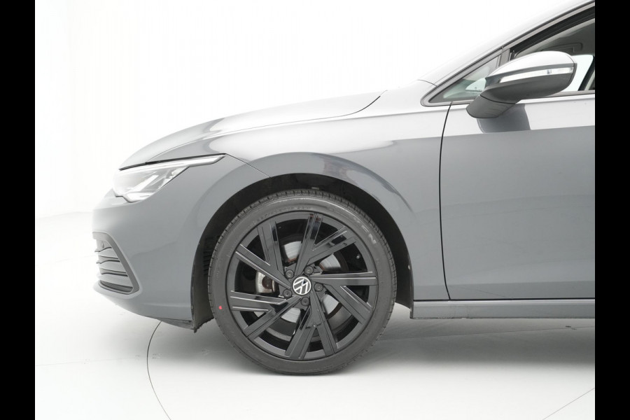 Volkswagen Golf 1.5 TSI 130pk first Navigatie Stoelverwarming Acc 18'' velgen 211 Volkswagen Golf 1.5 TSI 130pk first Navigatie Stoelverwarming Acc 18'' velgen 211