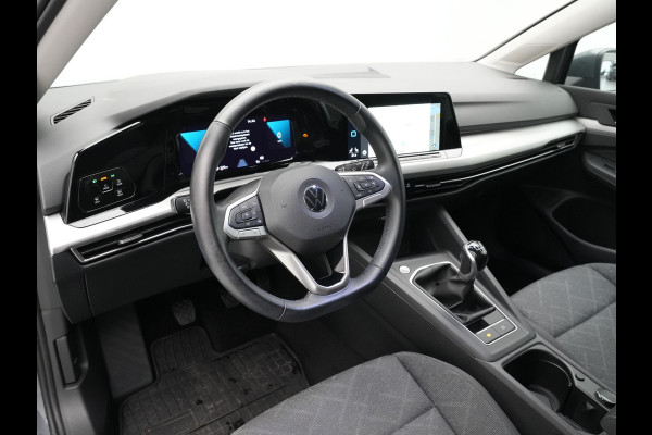 Volkswagen Golf 1.5 TSI 130pk first Navigatie Stoelverwarming Acc 18'' velgen 211 Volkswagen Golf 1.5 TSI 130pk first Navigatie Stoelverwarming Acc 18'' velgen 211