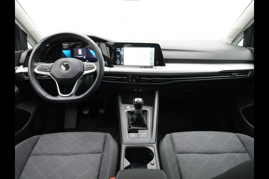 Volkswagen Golf 1.5 TSI 130pk first Navigatie Stoelverwarming Acc 18'' velgen 211 Volkswagen Golf 1.5 TSI 130pk first Navigatie Stoelverwarming Acc 18'' velgen 211
