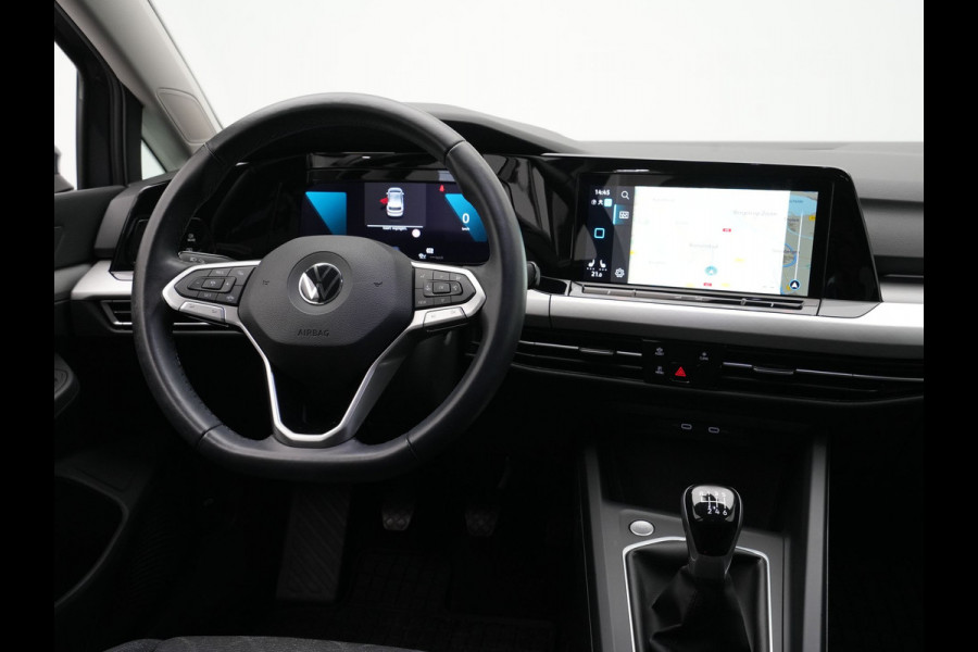 Volkswagen Golf 1.5 TSI 130pk first Navigatie Stoelverwarming Acc 18'' velgen 211 Volkswagen Golf 1.5 TSI 130pk first Navigatie Stoelverwarming Acc 18'' velgen 211