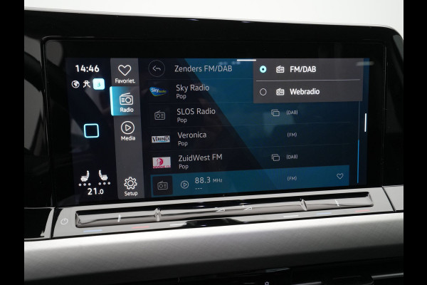 Volkswagen Golf 1.5 TSI 130pk first Navigatie Stoelverwarming Acc 18'' velgen 211 Volkswagen Golf 1.5 TSI 130pk first Navigatie Stoelverwarming Acc 18'' velgen 211