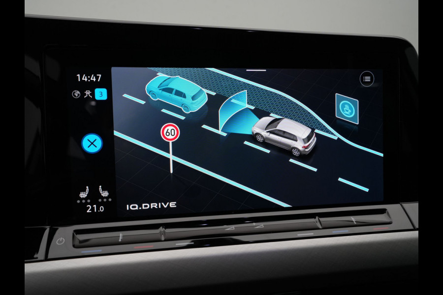 Volkswagen Golf 1.5 TSI 130pk first Navigatie Stoelverwarming Acc 18'' velgen 211 Volkswagen Golf 1.5 TSI 130pk first Navigatie Stoelverwarming Acc 18'' velgen 211