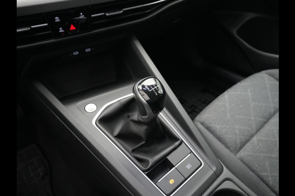 Volkswagen Golf 1.5 TSI 130pk first Navigatie Stoelverwarming Acc 18'' velgen 211 Volkswagen Golf 1.5 TSI 130pk first Navigatie Stoelverwarming Acc 18'' velgen 211