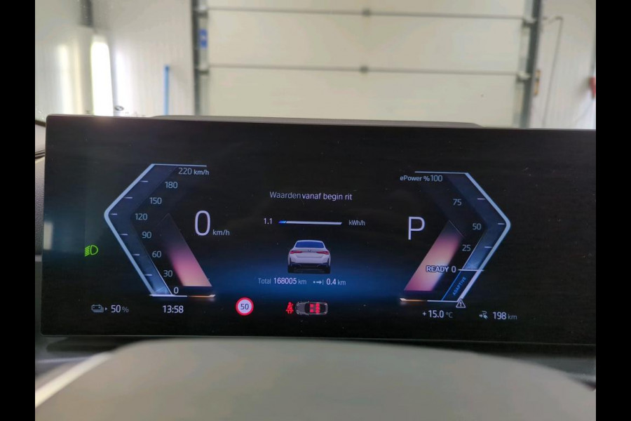 BMW i4 eDrive40 84 kWh | Trekhaak | Navi | Camera |