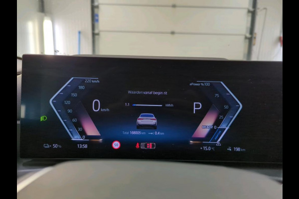 BMW i4 eDrive40 84 kWh | Trekhaak | Navi | Camera |